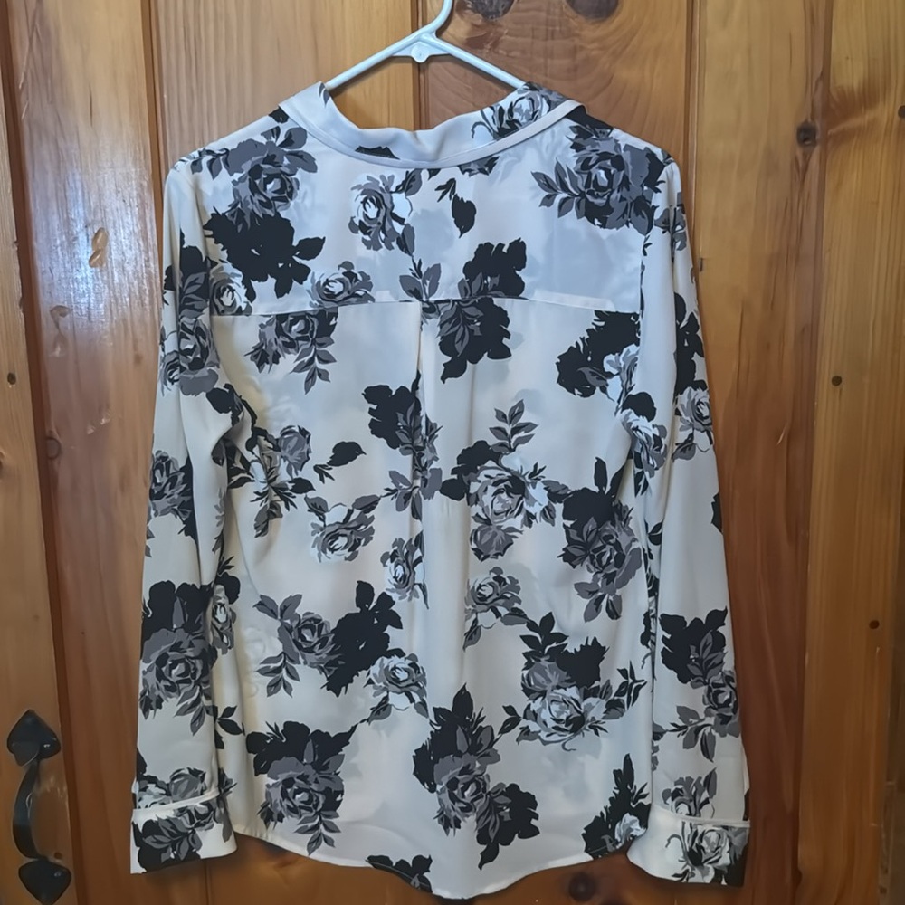 New long sleeve button up blouse with tags - Picture 4 of 4